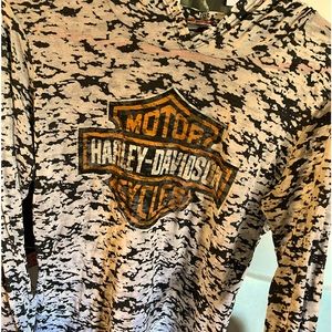 Women’s size Medium long sleeve Harley Davidson Shirt with hood